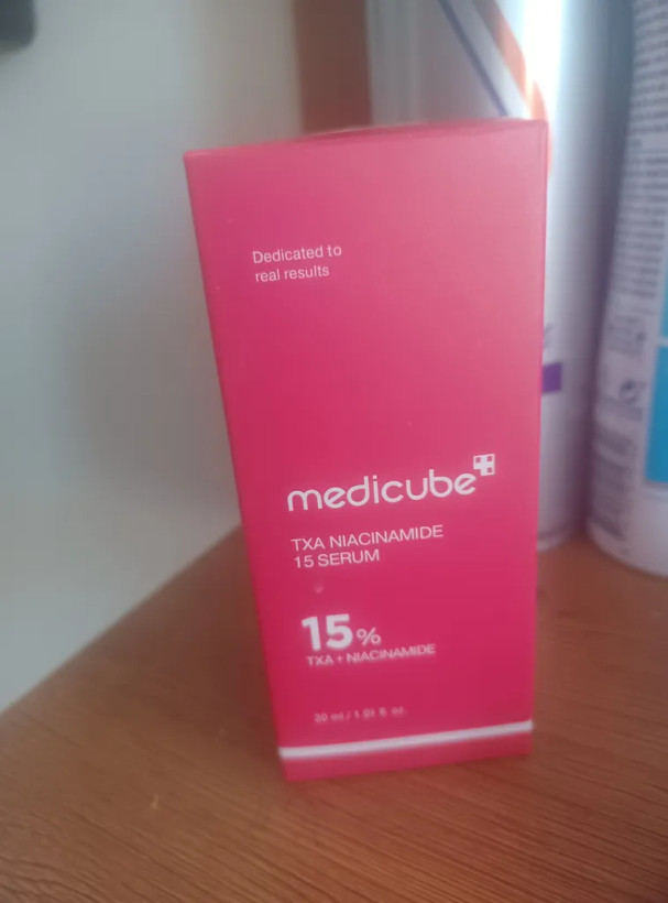 سرم روشن کننده پوست مدیکیوب مدل TXA + NIACINAMIDE 15% مناسب برای انواع پوست